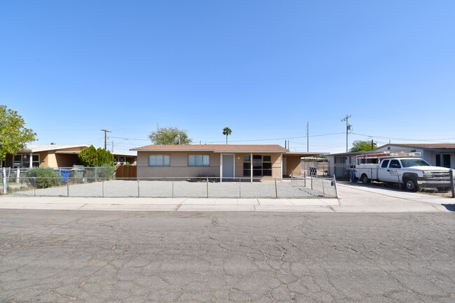 Building Photo - 2016 E 24th Pl