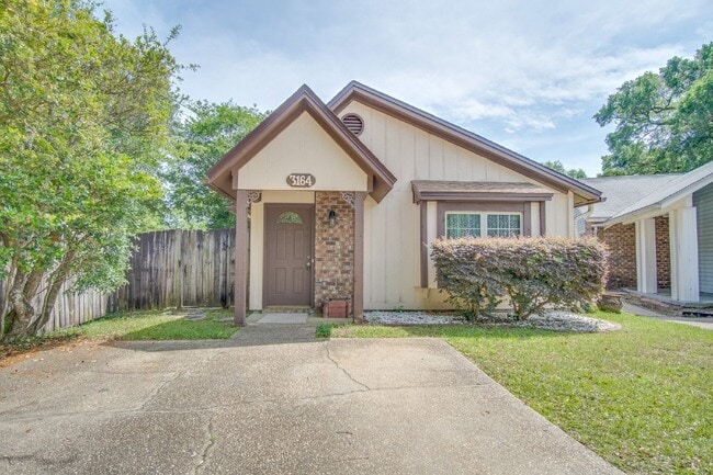 Photo - North Pensacola 3BR/2BA Home Near UWF Featuring Vaulted Ceilings & Privacy-Fenced Backyard