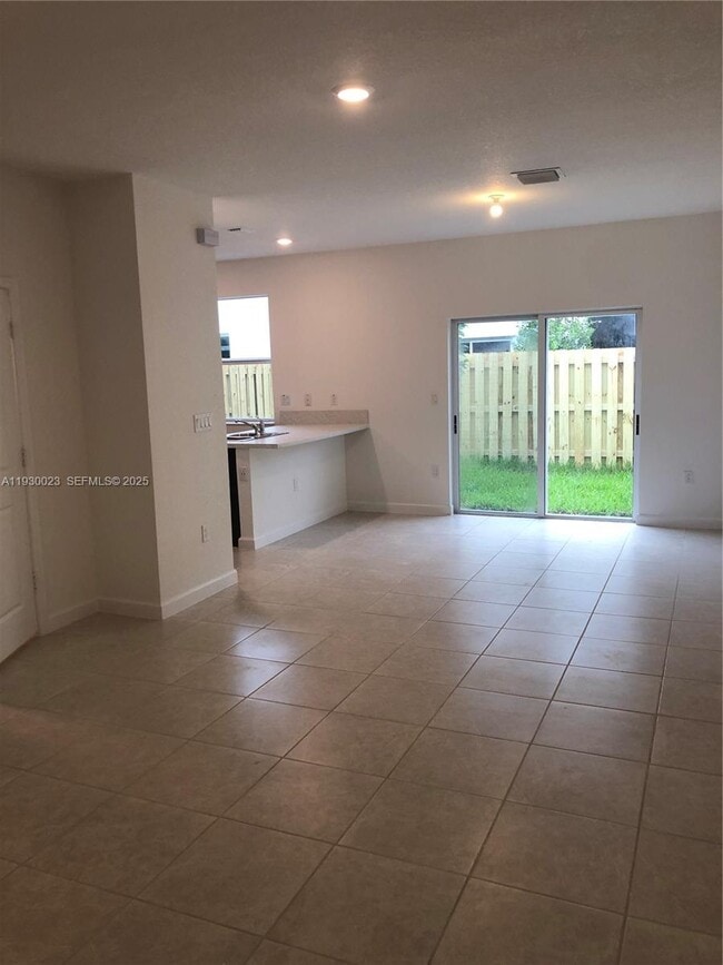 Photo - 2610 SE 13th St