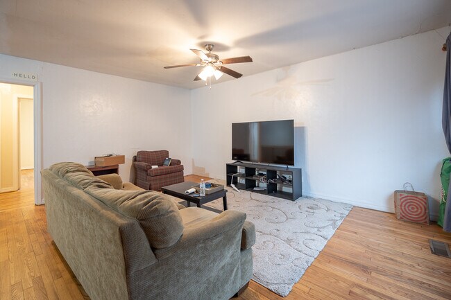 Living Room - 2123 W Sherwood Ave