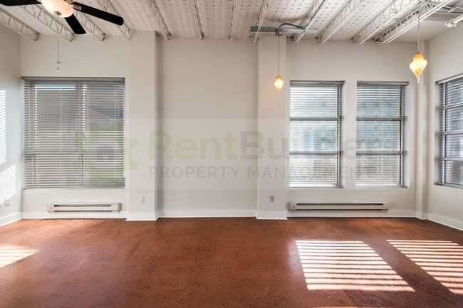 Photo - LOWER PRICE!  CATS ALLOWED!! Unit 3B