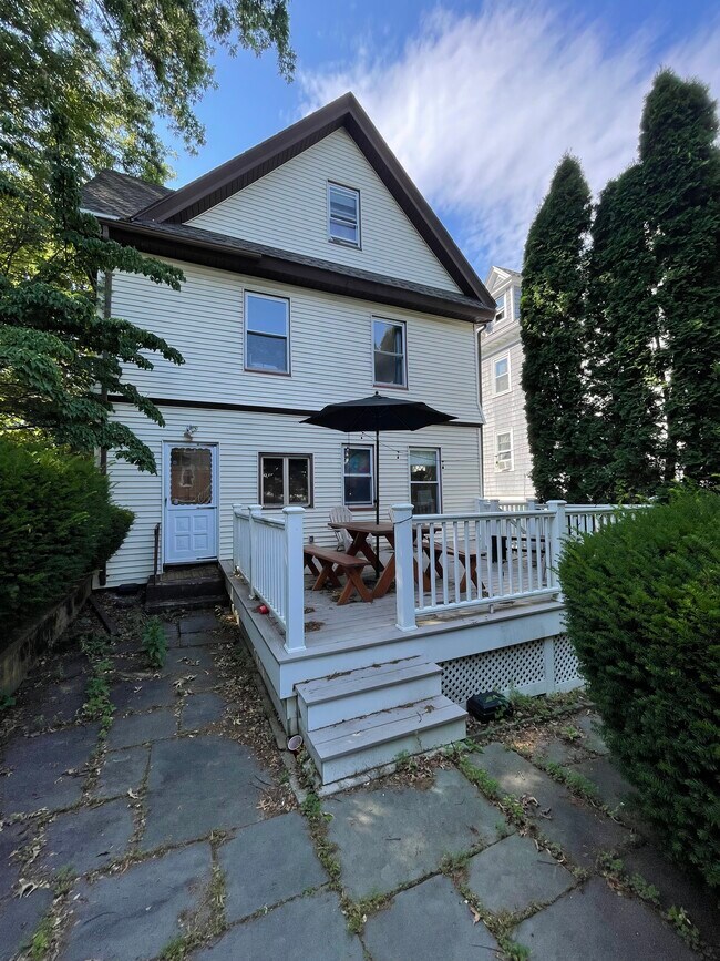 1 Woodstock Ave