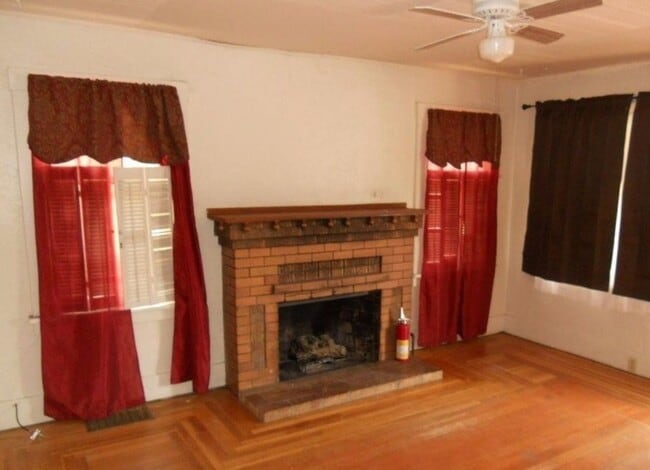 Photo - Perfect Midtown Location