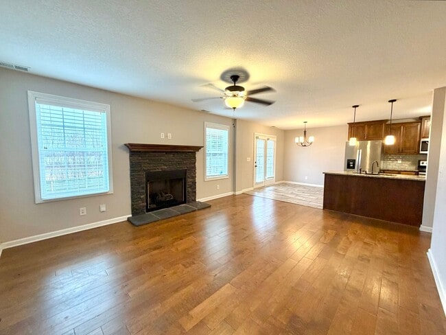 Photo - 1137 Gentry Dr