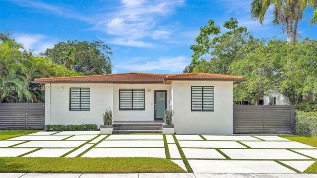 Photo - 130 SW 26th Rd