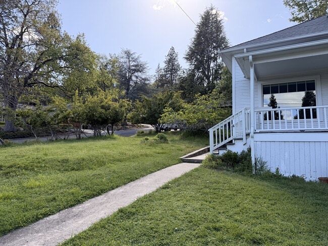 Photo - 227 Meade St