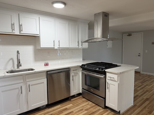 Photo - 210 6th St