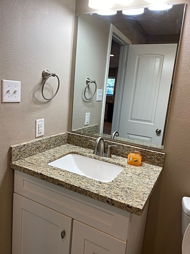 Photo - 310 Roselawn St