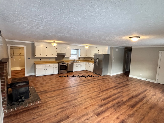 Área de estar de concepto abierto - 21116 Wells St