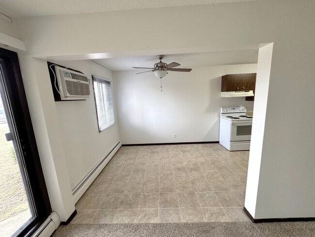 1 Bd- Dinning Area