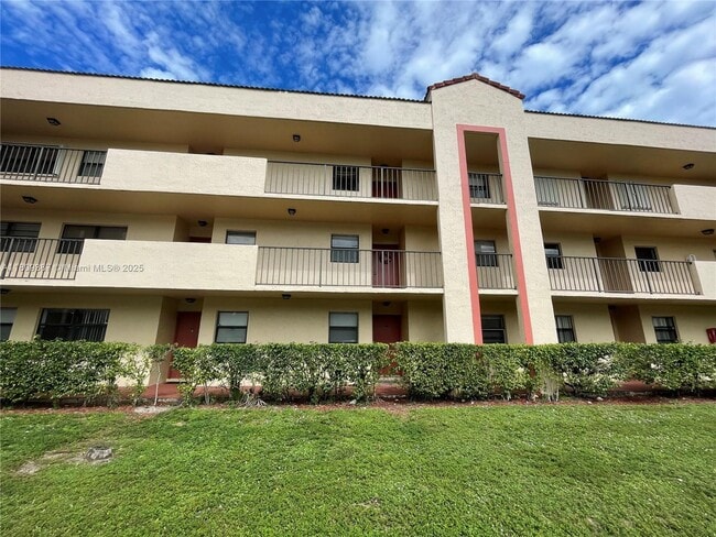 Building Photo - 3470 Foxcroft Rd Unit 111 Rental