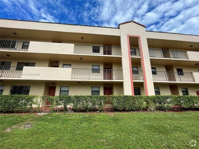 Building Photo - 3470 Foxcroft Rd Unit 111 Rental
