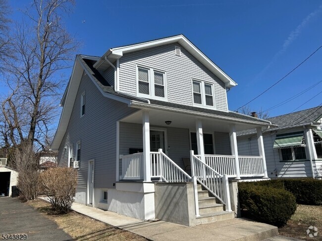 Building Photo - 99 Franklin Ave Unit 2 Rental