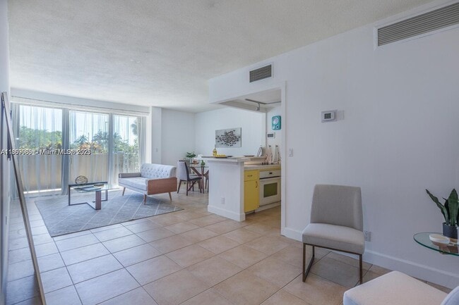 Building Photo - 880 NE 69th St Unit 1E Rental