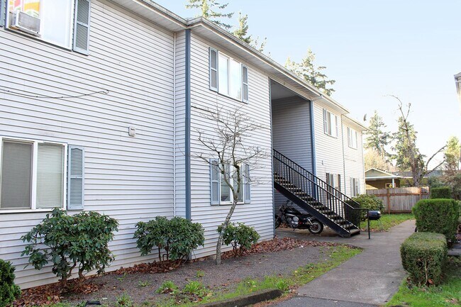 Building Photo - 39 SE 127th Ave