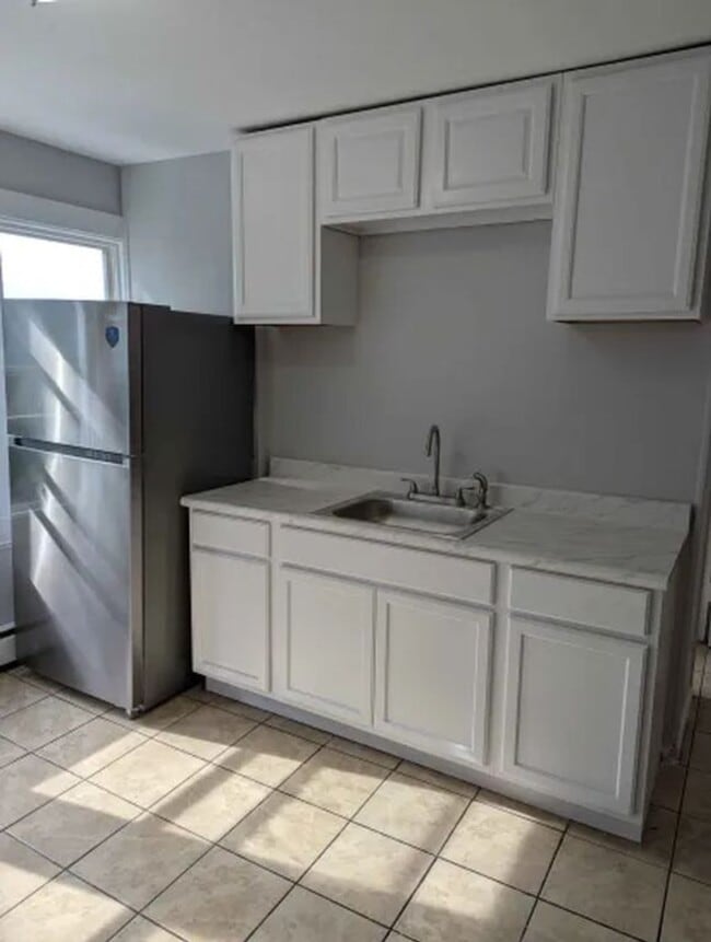 Building Photo - 314 Howard Ave Unit 3 Rental