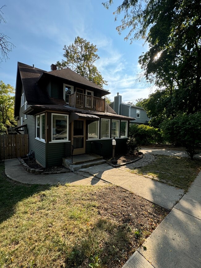 Building Photo - 454 Colford Ave Rental