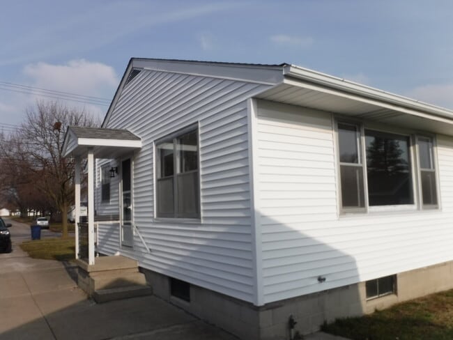 Photo - 304 E Gary St