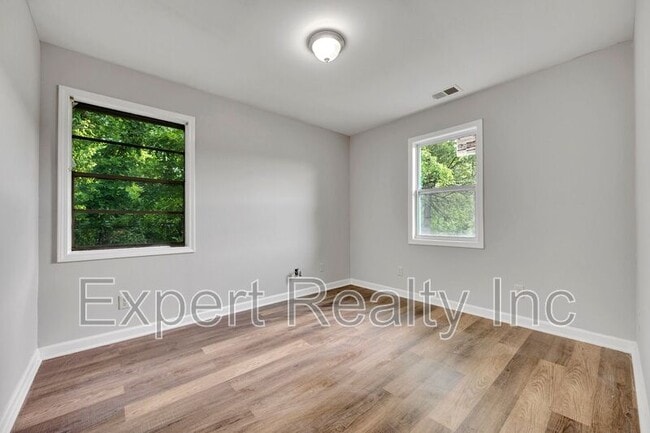 Photo - 1732 32nd Pl N