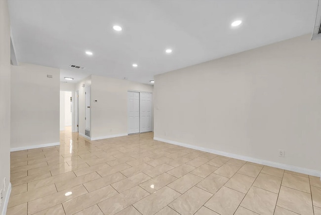 Building Photo - 1250 S Brookhurst St Unit #2057