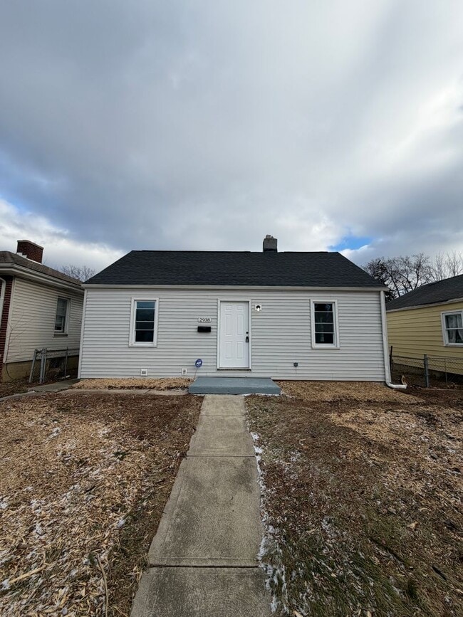 Building Photo - Modern Chic Meets Move-In Ready: Your Renovated 3-Bedroom Haven!