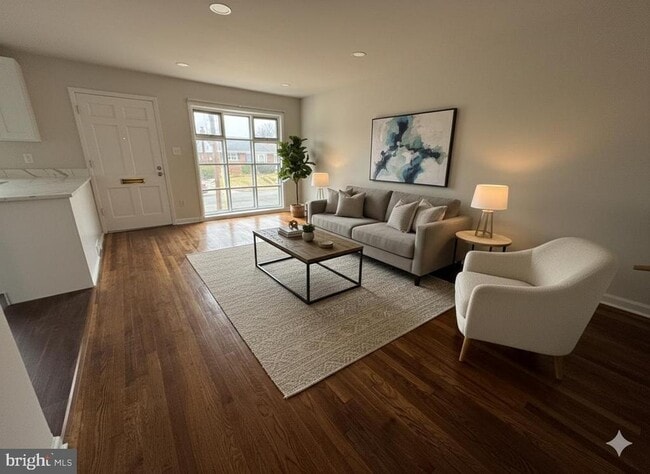 Building Photo - 121 Jasper Pl