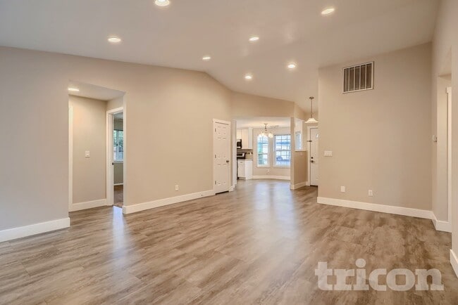 Photo - 13806 NE 47th St