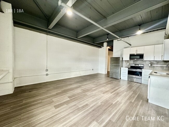 Photo - 1180 E 30th St Unit 301