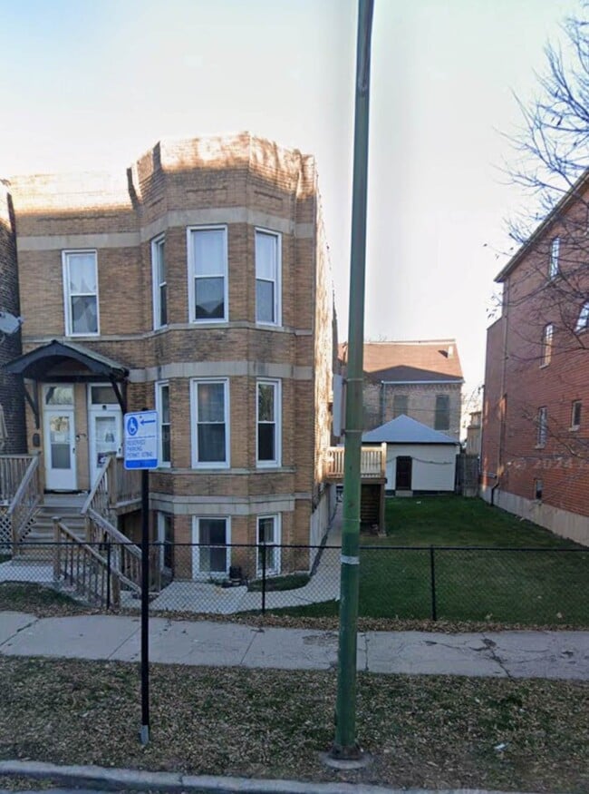 Building Photo - 3535 S Hamilton Ave Unit 1 Rear Rental