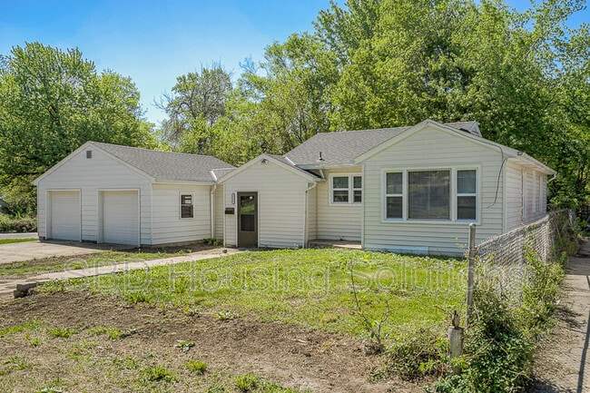 Building Photo - 711 E Fair St Rental