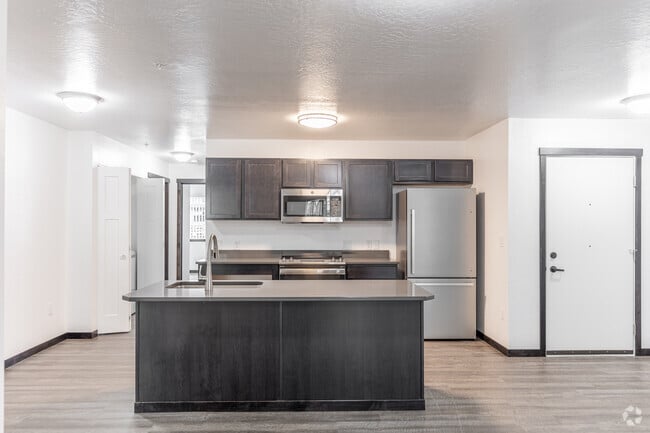 3BR, 2BA - 1354