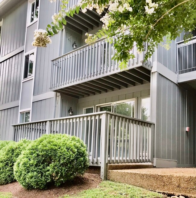 Building Photo - 21 Vaughns Gap Rd Unit E66