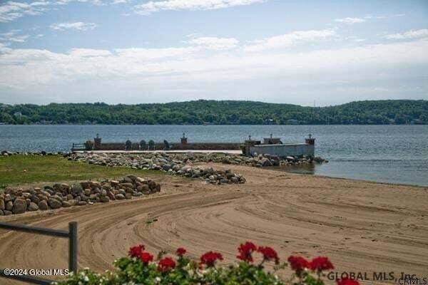 Photo - 158 Kaydeross Park Rd