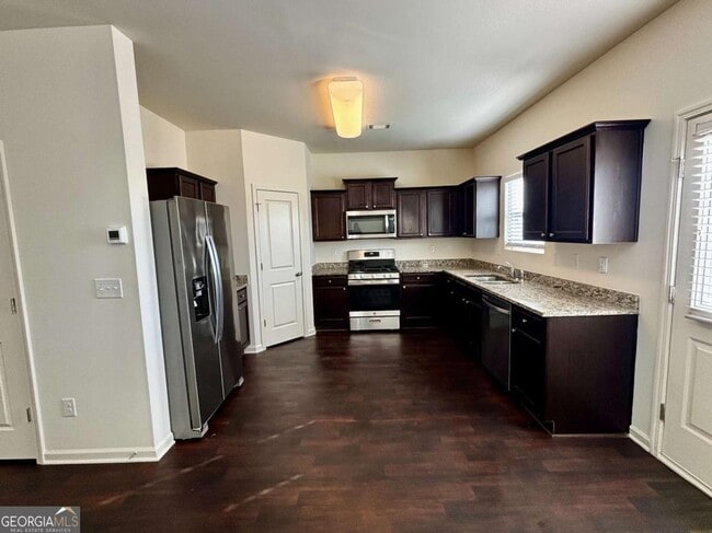 Photo - 343 Merigold Way