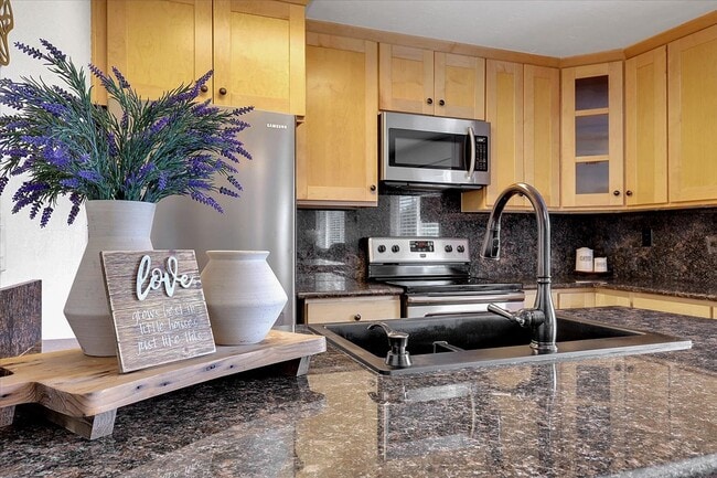 Building Photo - 6533 Greenback Ln Unit 1