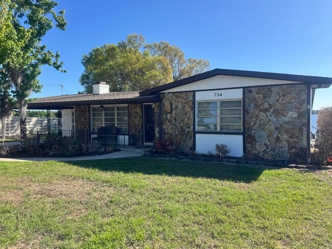 Photo - 734 Memorial Dr