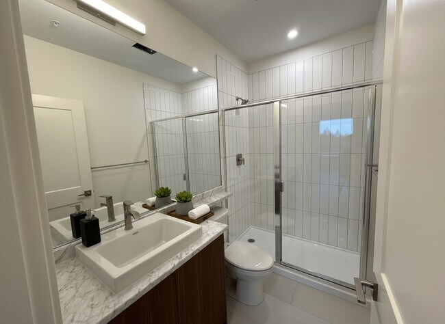 Photo - 5382-200 200 St