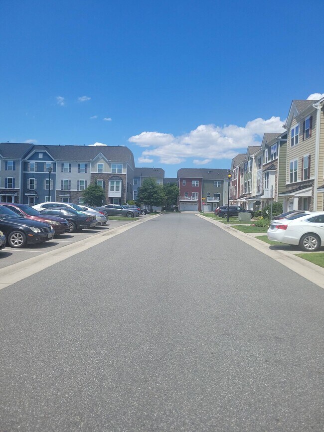 4321 Saltmarsh Ln Townhome Townhome Rental in Chesapeake VA