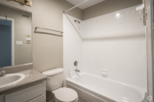 2BR, 2BA - 959SF - Heatherwood Apartments