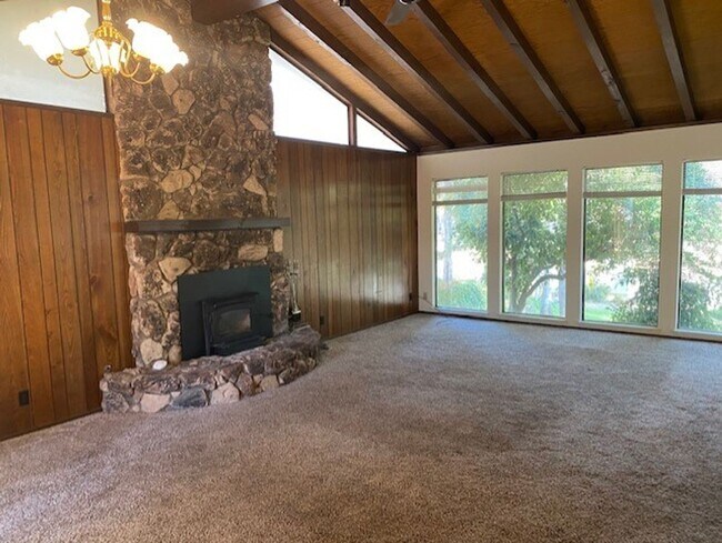 Photo - Golf Course home in Lake of the PInes