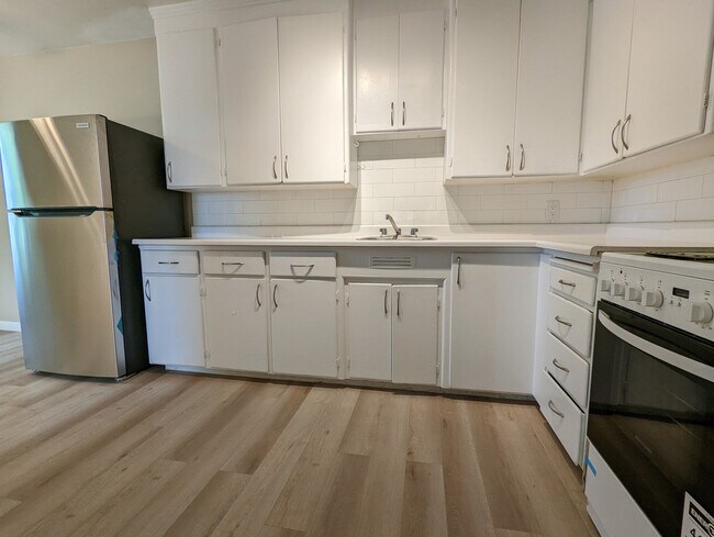 Photo - Broadview Legislature Apartments