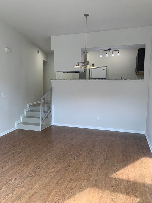 Photo - Updated Crescent hills Condo 2 bed/2 bath