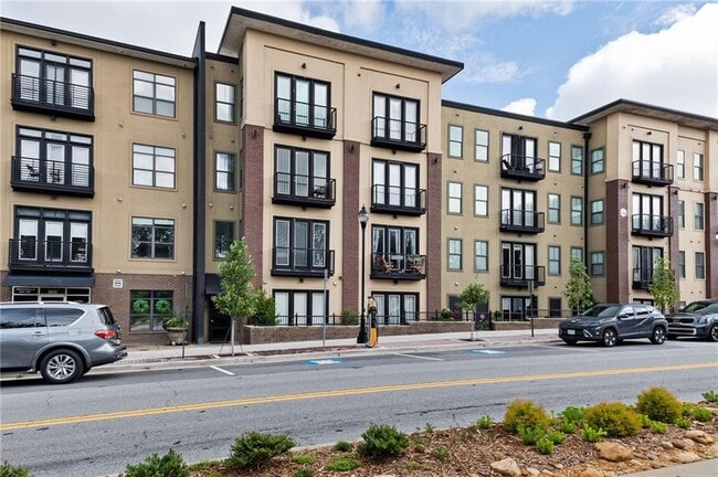 Photo - 5300 Peachtree Rd Unit 0501