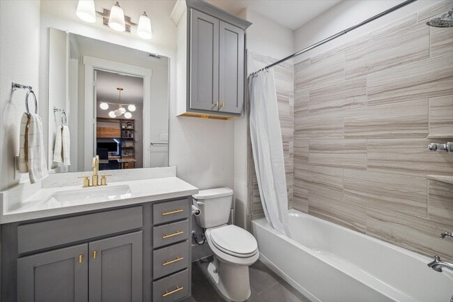 Photo - 2803 Hicks St