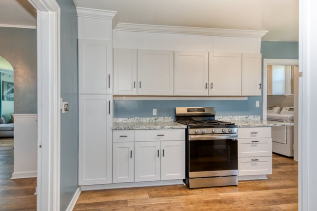 Photo - 127 E 14th St