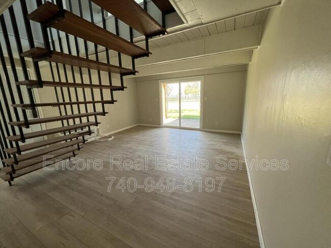 Photo - 396 N Cedar St