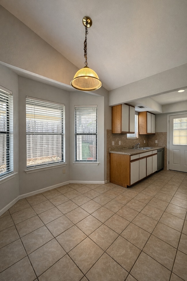 Photo - 333 Rawhide Loop