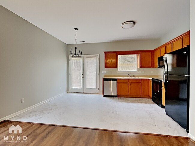 Photo - 1135 Castlemaine Dr