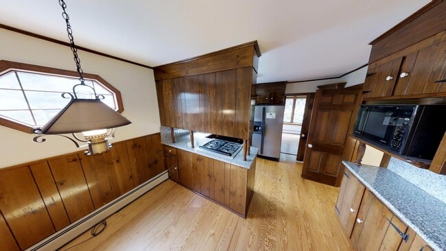 Building Photo - 63 Johnson St Rental
