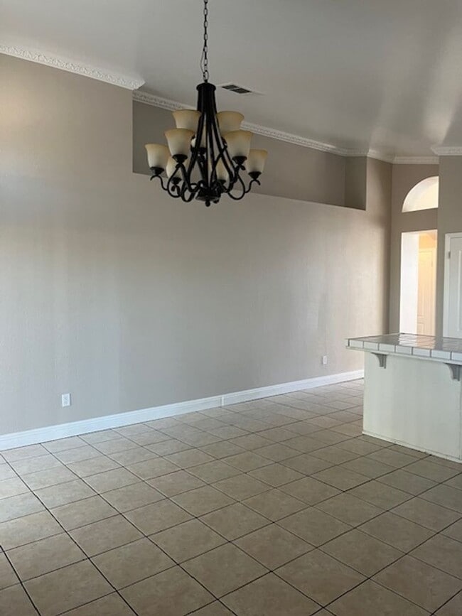 Photo - 8820 Winlock St